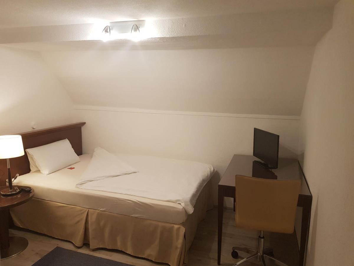 Hotel Pension Bluechersruh Bad Berneck im Fichtelgebirge Esterno foto